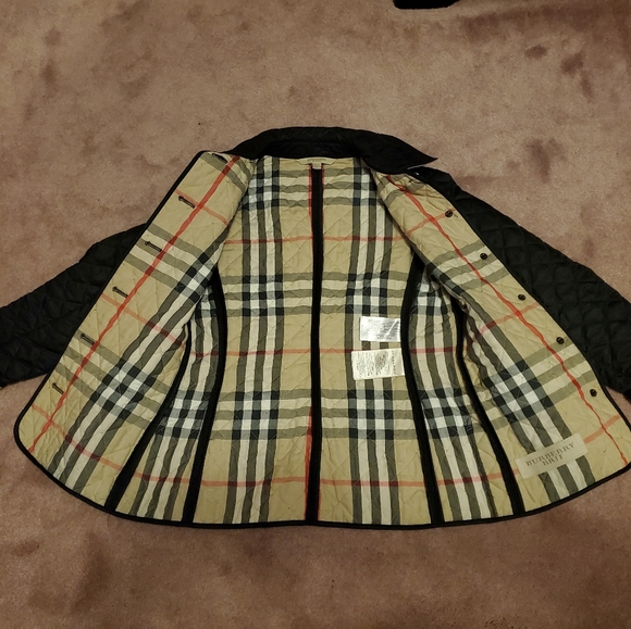 GENTLY WORN BURBERRY JACKET - Picture 2 of 4